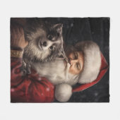 Alaskan Malamute mit Weihnachten des Weihnachtsman Fleecedecke (Vorderseite (Horizontal))
