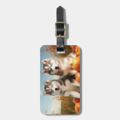 Alaskan Malamute Welpe Herbst Delight Pumpkin Gepäckanhänger (Vorderseite vertikal)