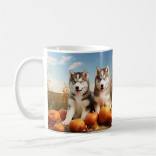 Alaskan Malamute Welpe Herbstvergnügen Kürbis Kaffeetasse