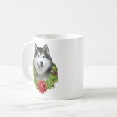 Alaskan Malamute Wreath Kaffeetasse (Vorderseite Links)