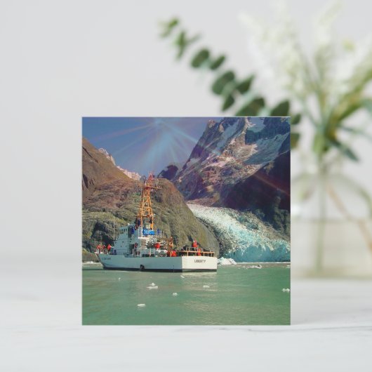 Alaskan Mountain View mit Boot Einladung (Stehend Vorderseite)