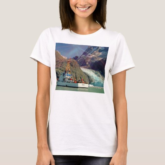 Alaskan Mountain View mit Boot T-Shirt (Vorderseite)