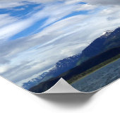 Alaskan Sky, Berge und Ocean Panorama Poster (Ecke)