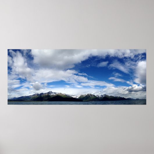 Alaskan Sky, Berge und Ocean Panorama Poster (Vorne)