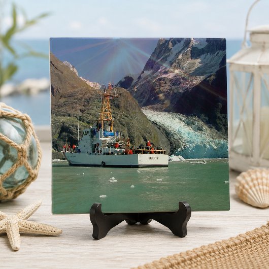 Alaskischer Mountain View mit Boot Fliese