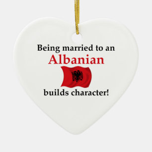 Albaner errichtet Charakter Keramikornament