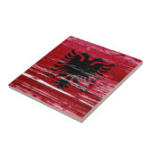 Albanien Flagge Farbe auf Holz Fliese (Seite)