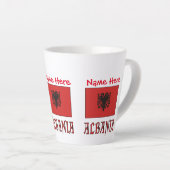 Albanien - Rote Personalisierung unter albanischer Milchtasse (Rechte Ecke)
