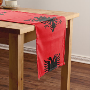 albanische Flagge Großer Tischläufer