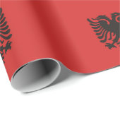 Albanische Flagge überall Geschenkpapier (Rolleneckpunkt)