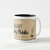 Albany Notary Public Scroll Feather Quill Zweifarbige Tasse (VorderseiteRechts)