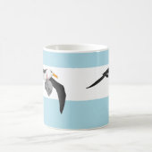 Albatross mit menschlichem Schädel Kaffeetasse (Mittel)