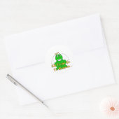 Albern lächelnder grüner Frosch Engel Alle Frösche Runder Aufkleber (Umschlag)