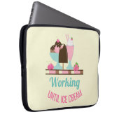 Alberne Puppe bis zur Eiscreme - Yummy-Leckereien Laptopschutzhülle (Vorne Rechts)