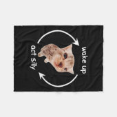 Alberner Akt geweckt, Bananenkatze Fleecedecke (Vorderseite (Horizontal))