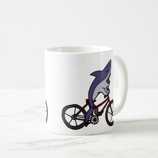 Alberner Haifisch-Reitfahrrad-Cartoon Kaffeetasse (VorderseiteRechts)