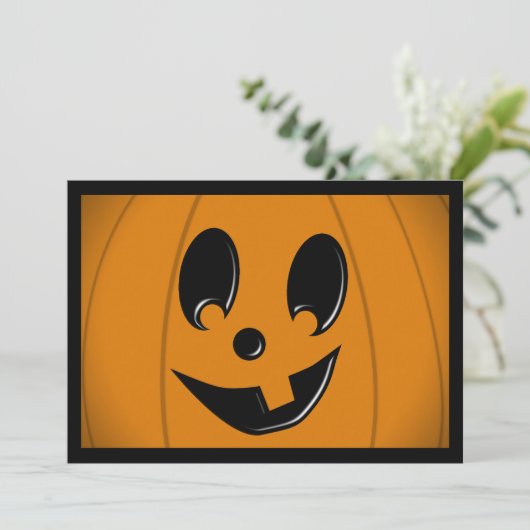 Albernes Gesicht von Jack-O-Lantern mit einem Zahn Einladung (Stehend Vorderseite)