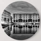 Albert Dock Liverpool Reflections Button (Vorderseite)