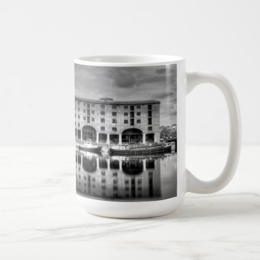 Albert Dock Liverpool Reflections Kaffeetasse (Rechts)