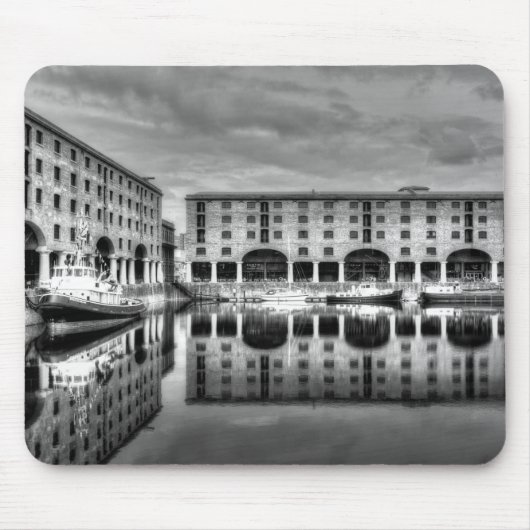 Albert Dock Liverpool Reflections Mousepad (Vorne)