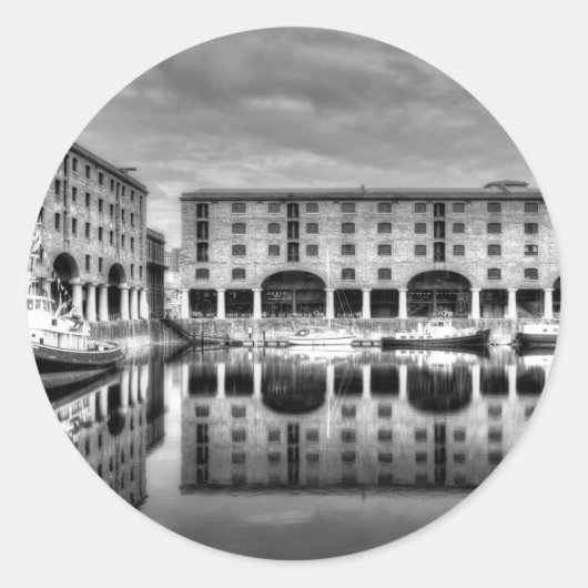 Albert Dock Liverpool Reflections Runder Aufkleber (Vorderseite)