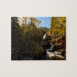 Alberta Falls im Herbst in den Rocky Mountains Puzzle