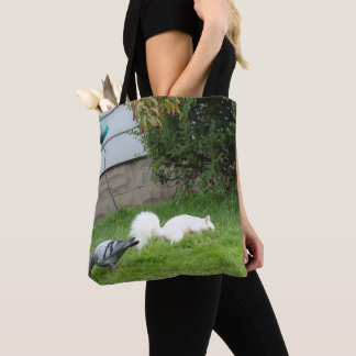 Albino-Eichhörnchen und Tauben Tragetasche Tasche