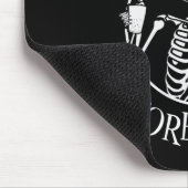 Albtraum vor Kaffeehaus Skelettholzen Mousepad (Ecke)
