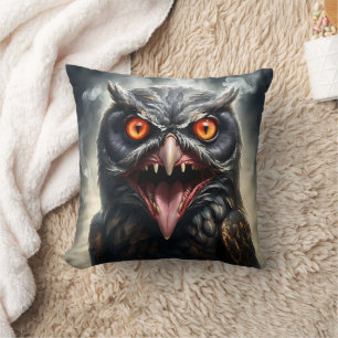 "Albtraumflügel: Das Fanged Vampire-Owl" Kissen