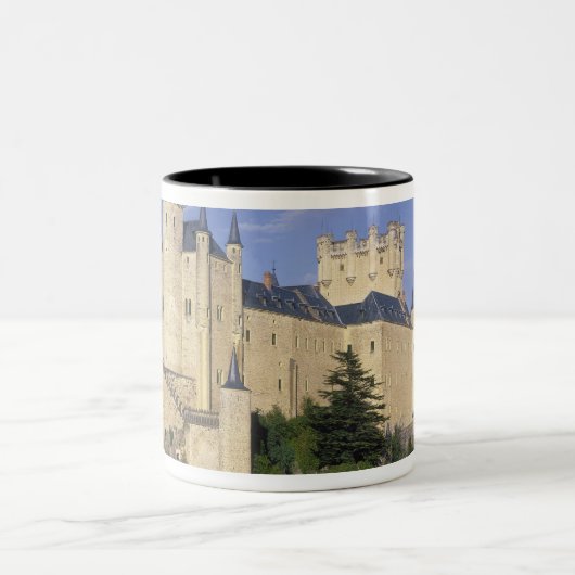 Alcazar, Segovia, Kastilien Leon, Spanien Zweifarbige Tasse (Mittel)