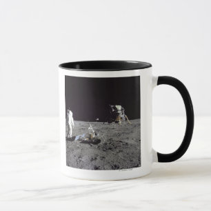 Aldrin betrachtet zurück Ruhe-Basis Tasse