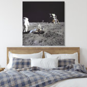 Aldrin blickt zurück auf die Basis der Ruhe Leinwanddruck (Insitu (Schlafzimmer))