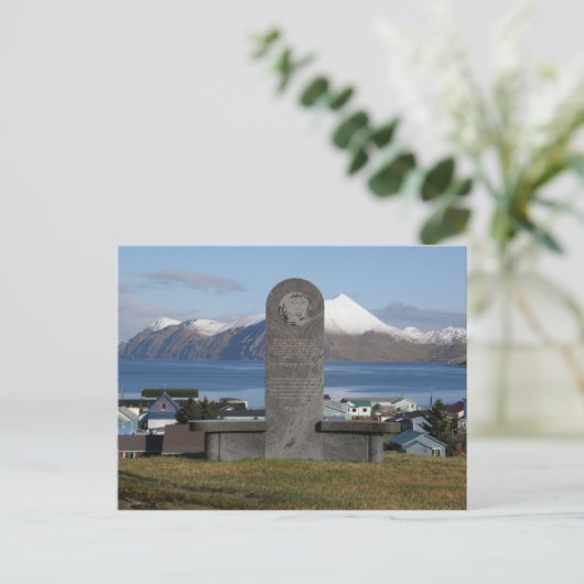 Aleut Relocation Memorial Statue, Unalaska Island Postkarte (Stehend Vorderseite)