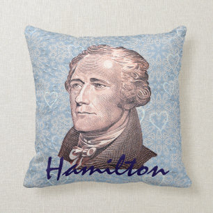 Alexander Hamilton auf dem Hintergrund Blue Lace & Kissen