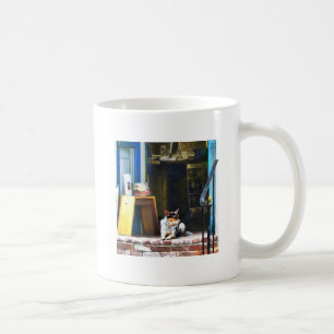 Alexandria VA - Corgi entspannt vor der King St Kaffeetasse