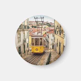Alfama, Lisboa - Portugal - Tram Magnet