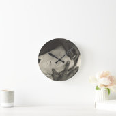 Alfred Stieglitz - Georgia O'Keeffe - Hände und Ho Runde Wanduhr (Zuhause)