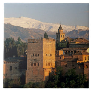 Alhambra; Granada; Andalusien, Spanien, Sierra Fliese