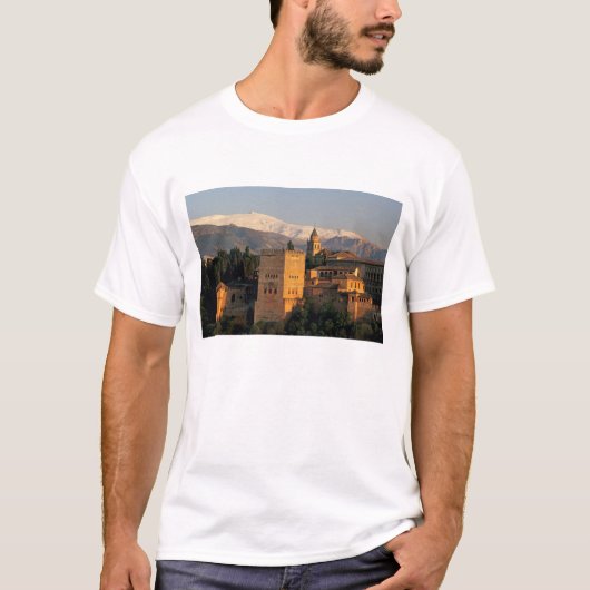 Alhambra; Granada; Andaslusia, Spanien, Sierra T-Shirt (Vorderseite)