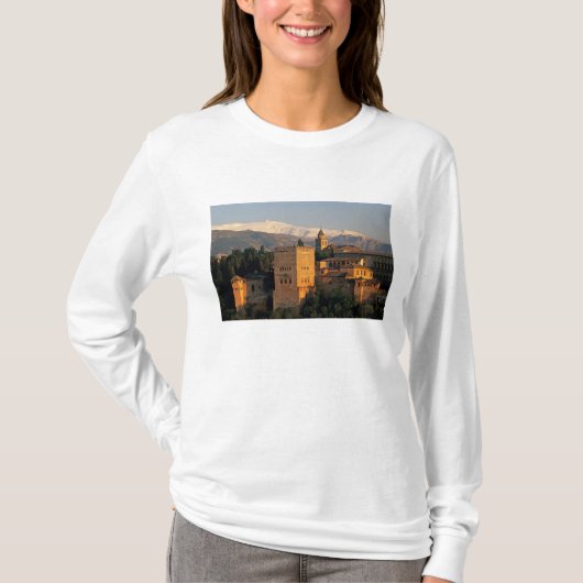 Alhambra; Granada; Andaslusia, Spanien, Sierra T-Shirt (Vorderseite)