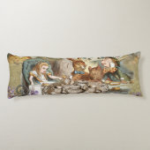 Alice Adventures in Wonderland Mad Party Seitenschläferkissen (Rückseite)