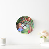 Alice and The Cheshire Cat in Wonderland Runde Wanduhr (Zuhause)