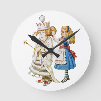 Alice and the White Queen in Wonderland Runde Wanduhr