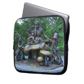 Alice im Wunderland - Central Park NYC Laptopschutzhülle (Vorderseite Links)