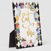 Alice im Wunderland isst mich, Tafelschild Fotoplatte (Seite)