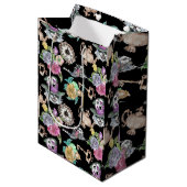 Alice im Wunderland Party liefert Wrapping Paper Mittlere Geschenktüte (Vorderseite Schrägansicht)