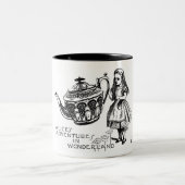 Alice im Wunderland-Tasse Zweifarbige Tasse (Mittel)