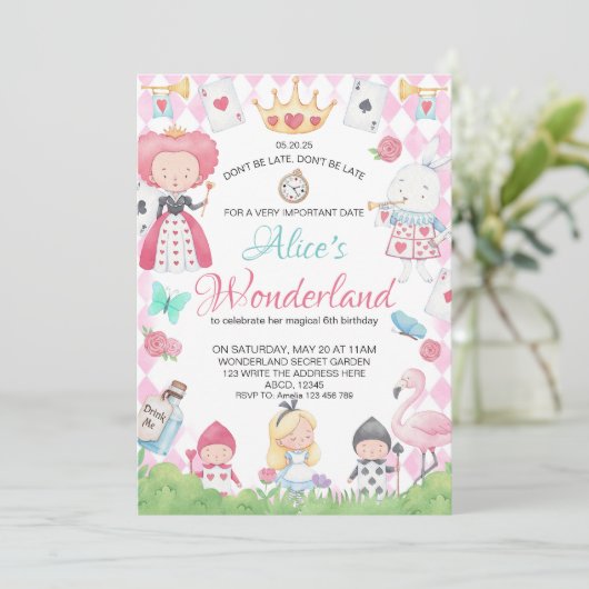 Alice im Wunderland Whimsical Geburtstag Einladung (Stehend Vorderseite)