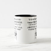 Alice im Wunderland Zitat Denken Sie an Ihr Geschä Zweifarbige Tasse (Mittel)