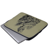 Alice in Wonderland – Alice im Wunderland khaki Laptopschutzhülle (Vorne Knopf)